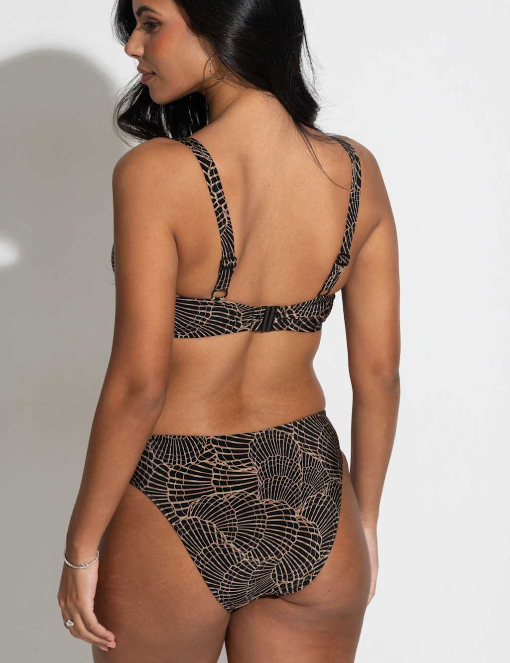 Samoa Printed Wired Plunge Bikini Top (C-G) 5 of 8