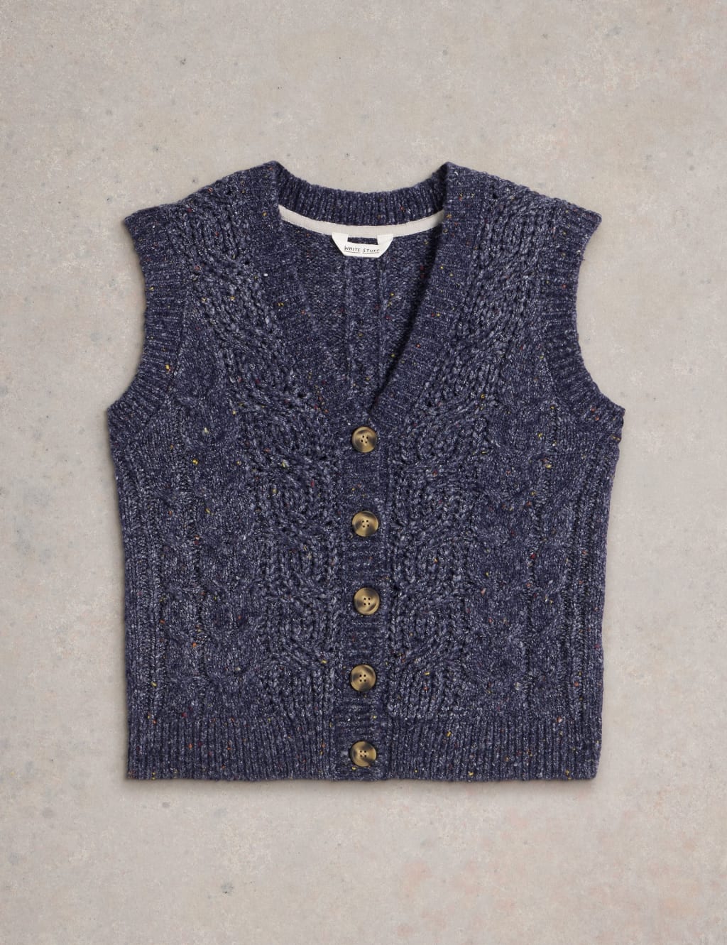 Cable Knit Sleeveless Cardigan With Wool