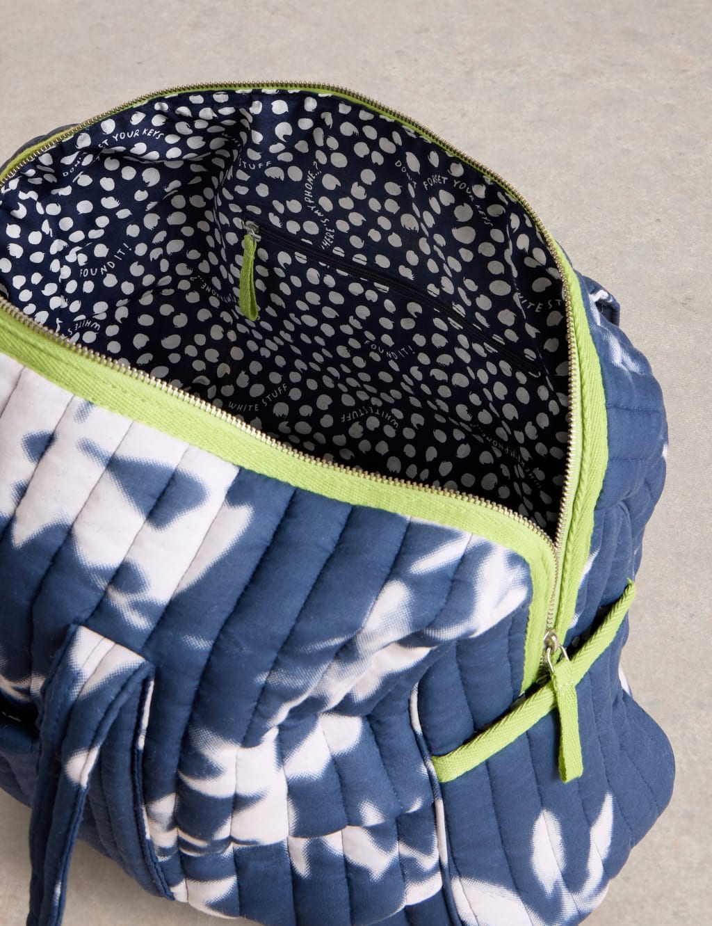 Pure Cotton Floral Quilted Weekend Bag 4 of 4