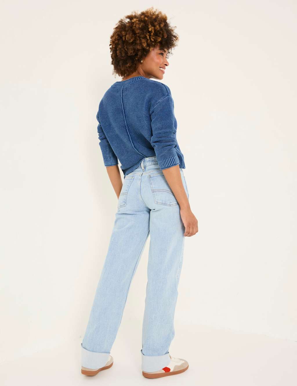 Mid Rise Wide Leg Turn Up Jeans 3 of 4