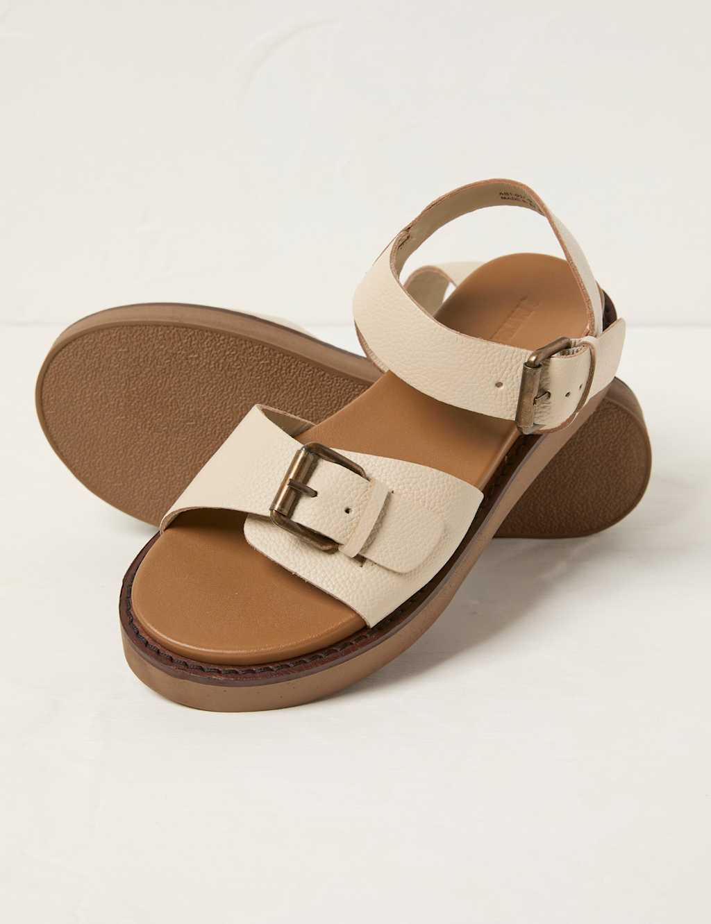 Leather Ankle Strap Buckle Flatform Sandals 3 of 3