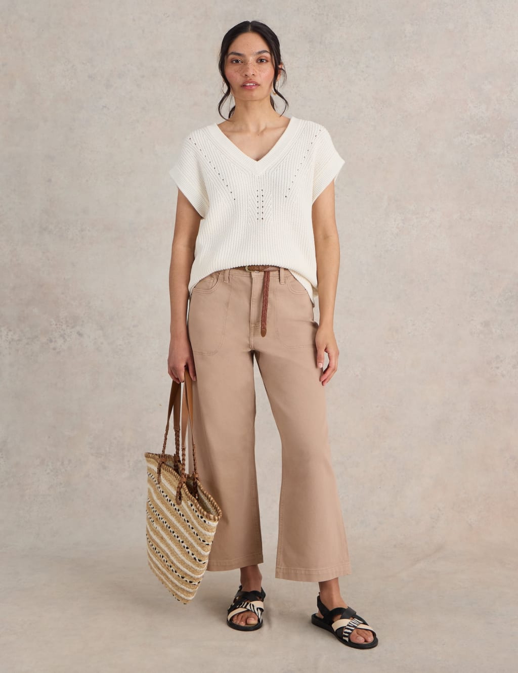 Mid Rise Wide Leg Cropped Jeans 3 of 6