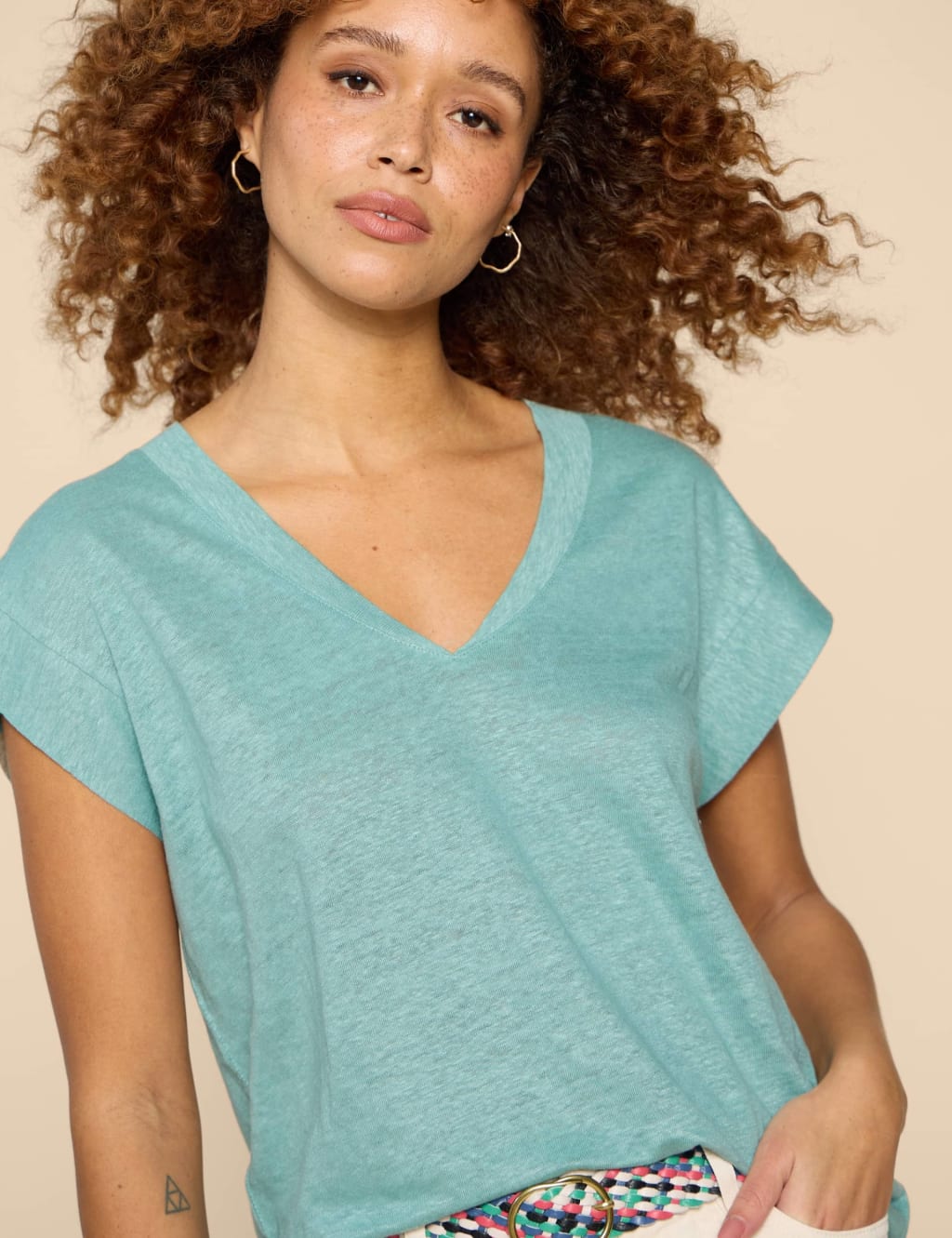 Pure Linen V-Neck T-Shirt 4 of 6