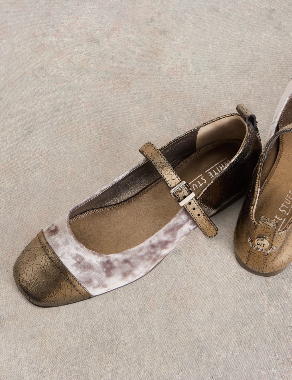 Buckle flat shoes online