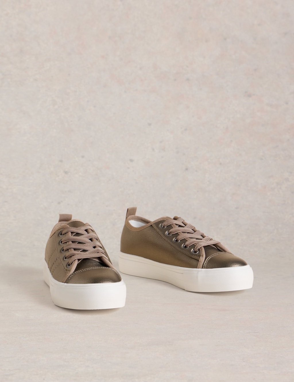 Flatform Trainers 2 of 4