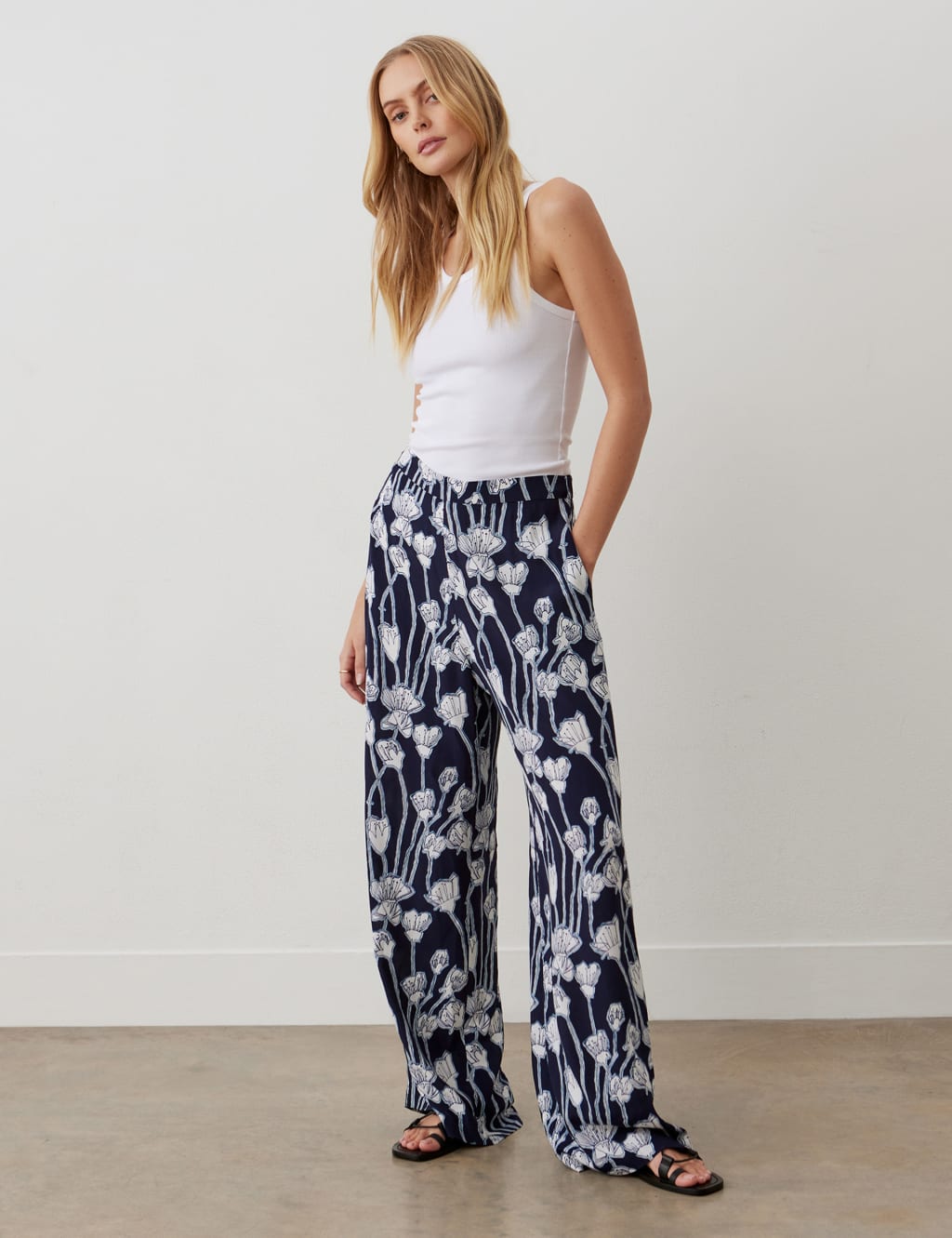 Floral wide leg trousers 2025