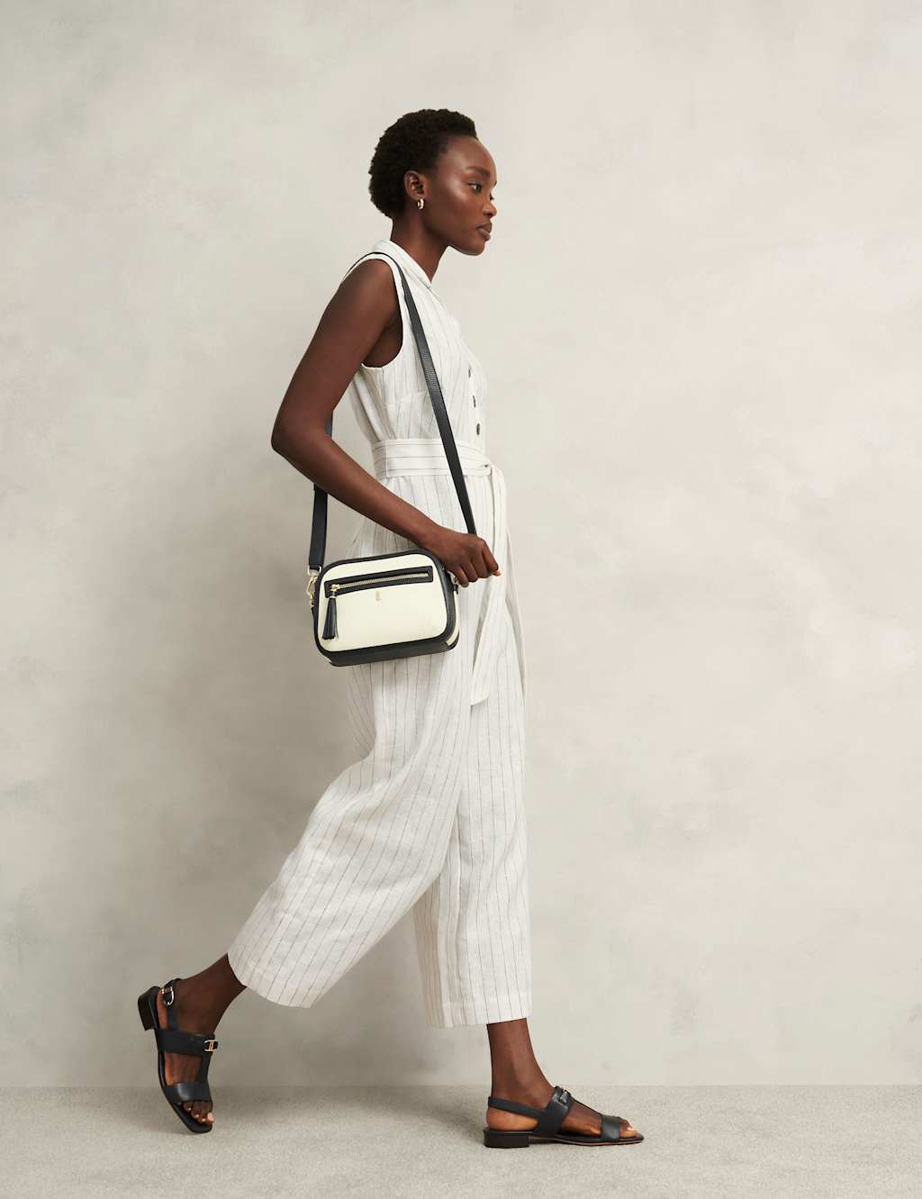 Canvas Cross Body Bag 4 of 5