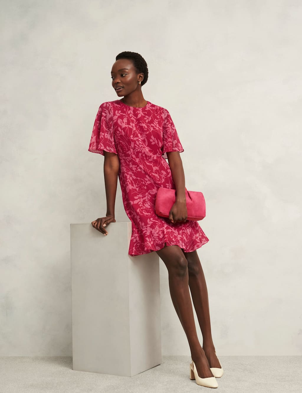 Floral Round Neck Knee Length Skater Dress 4 of 9