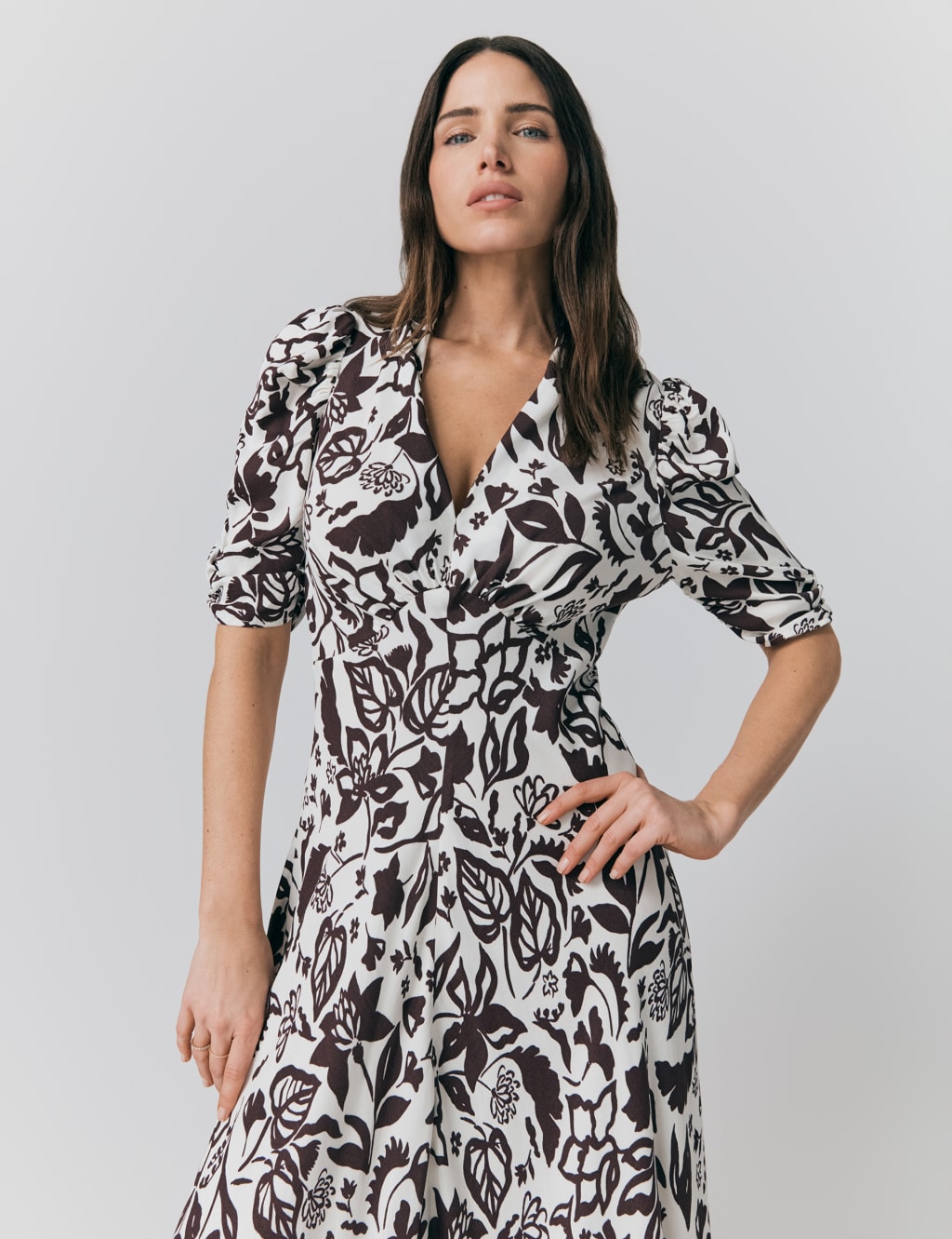Crepe Floral V-Neck Midi Tea Dress 3 of 4