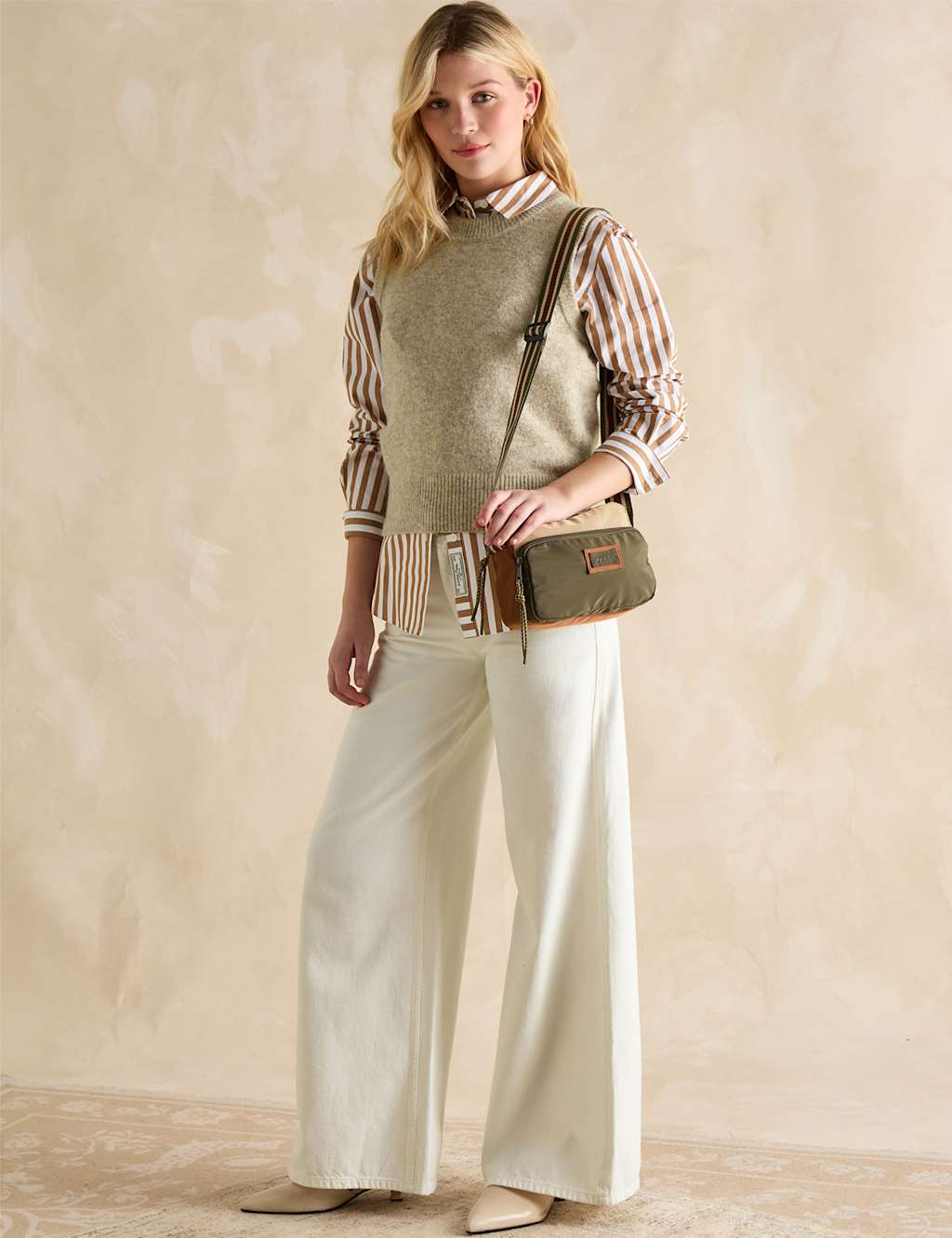 Colour Block Cross Body Bag 3 of 8