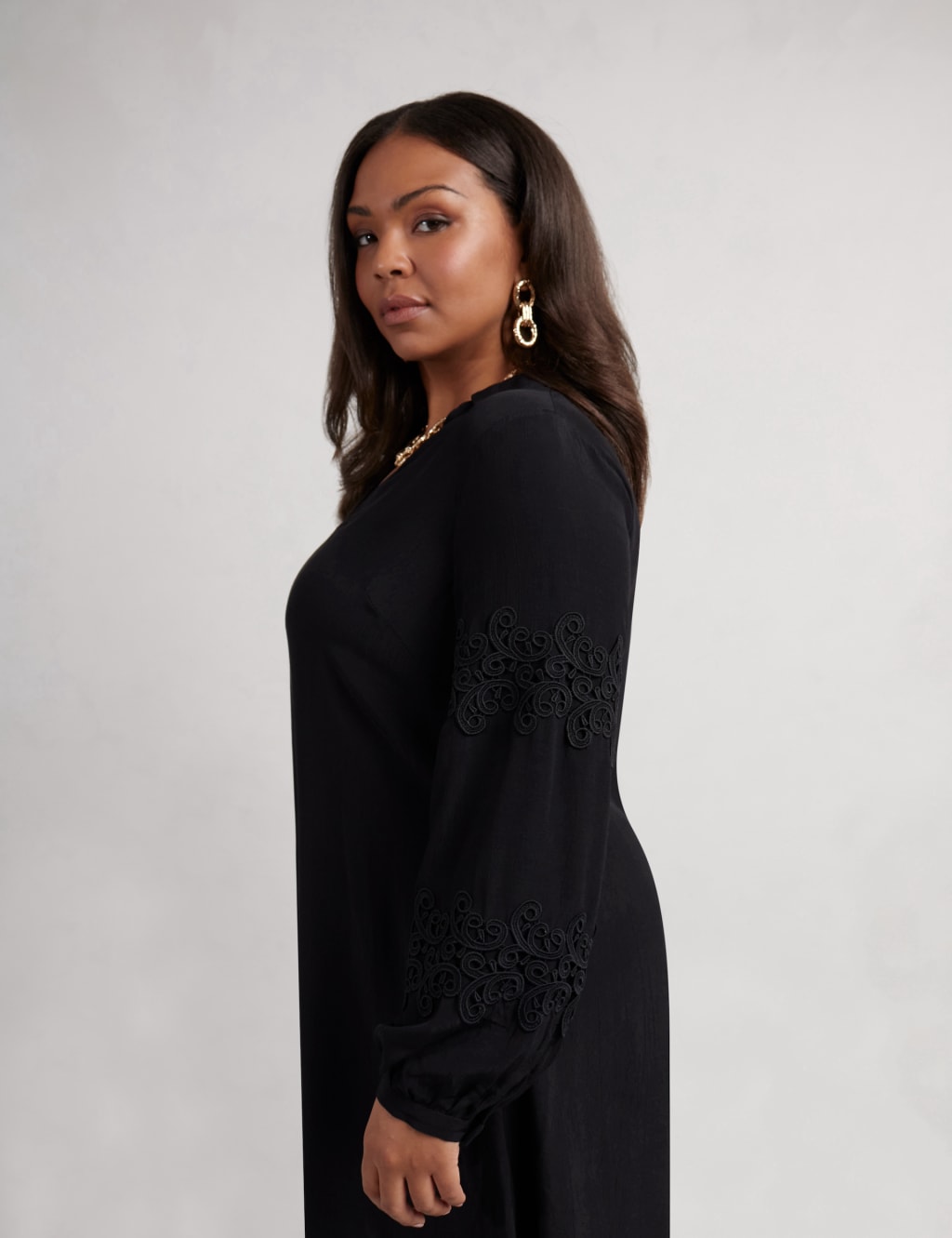 Black midi shift dress best sale