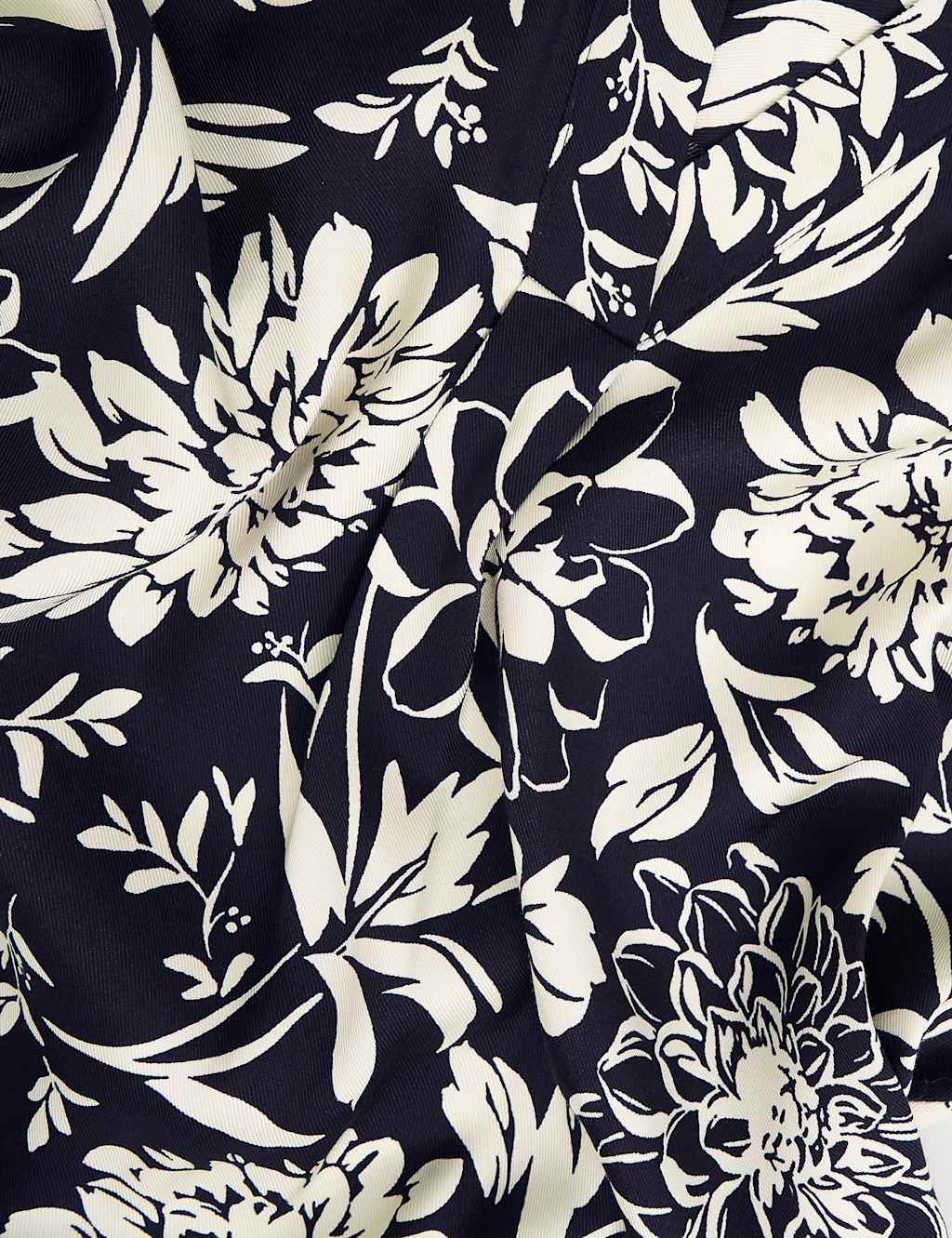 Floral V-Neck Knee Length Shift Dress 6 of 6