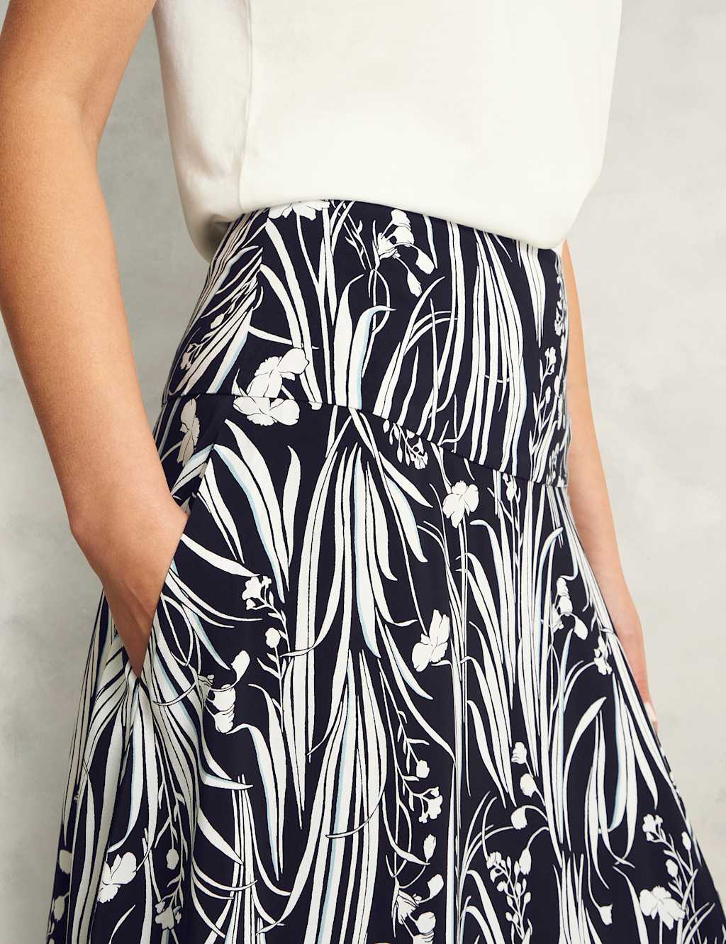 Noemi Floral Midi A-Line Skirt 6 of 8