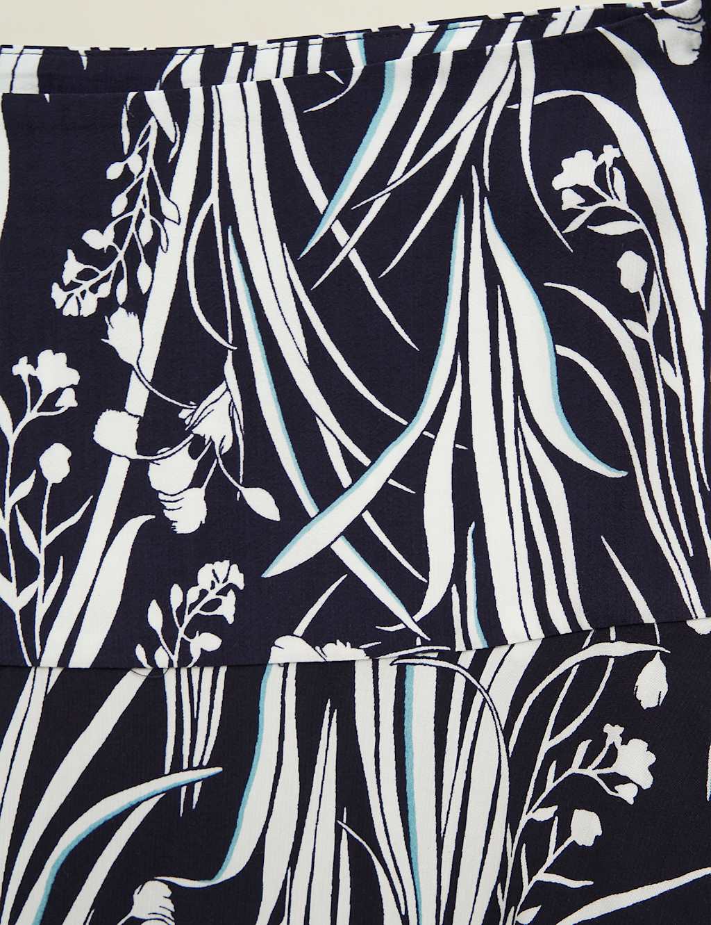 Noemi Floral Midi A-Line Skirt 7 of 8