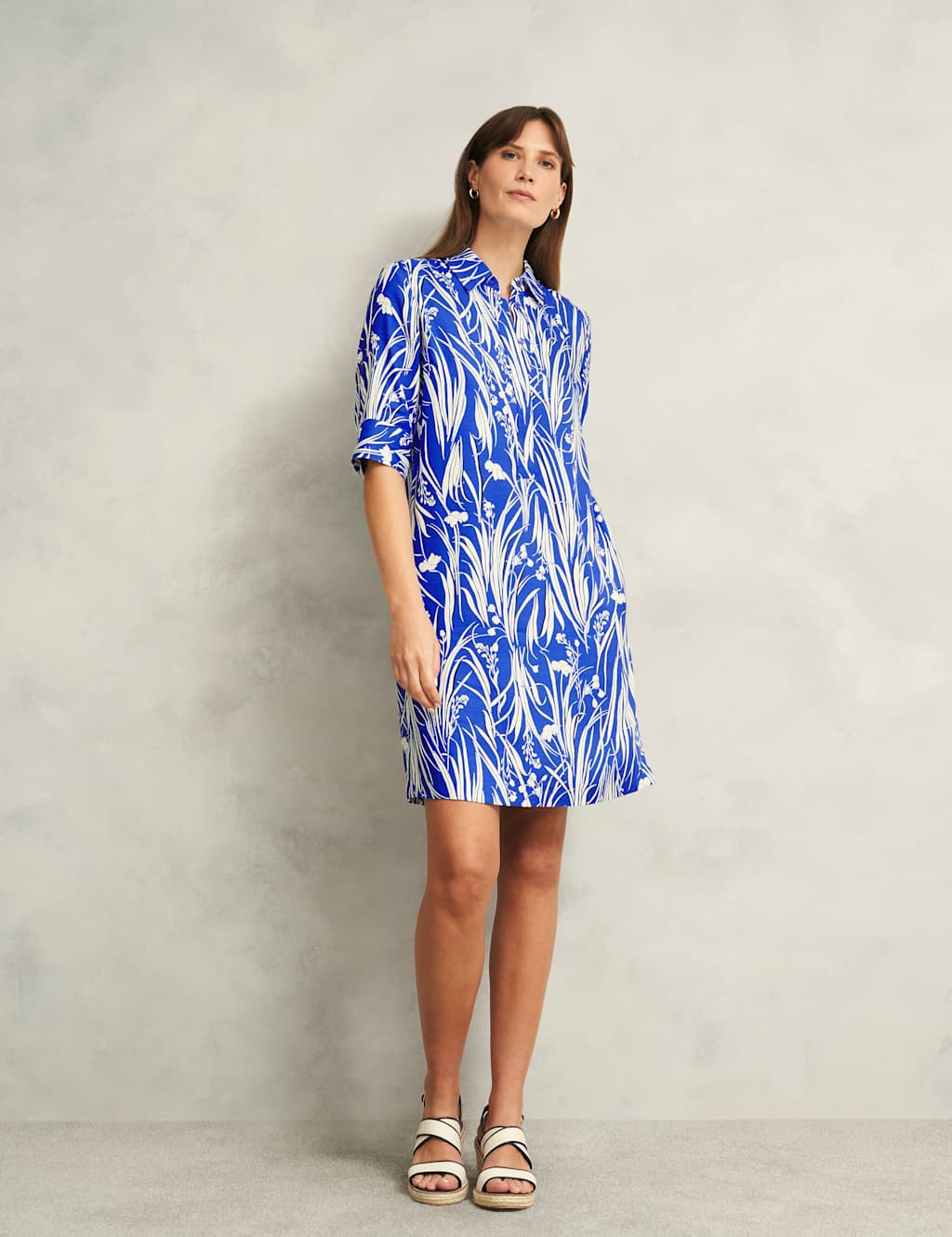 Floral Collared Knee Length Shift Dress 4 of 9