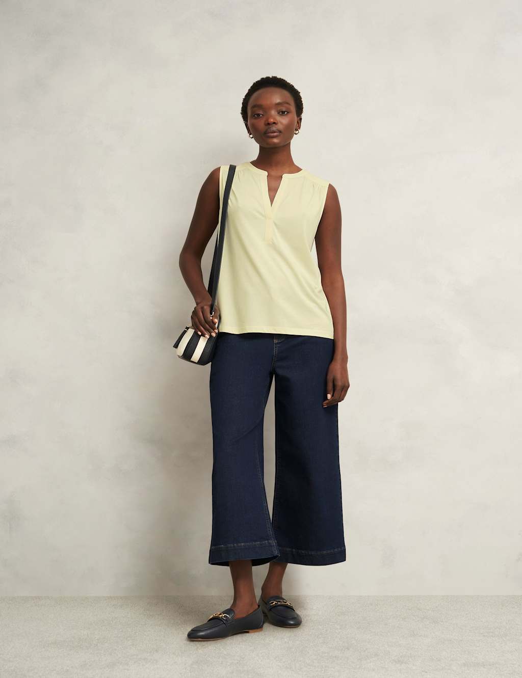 Cotton Blend Collarless Notch Neck Sleeveless Blouse 4 of 6