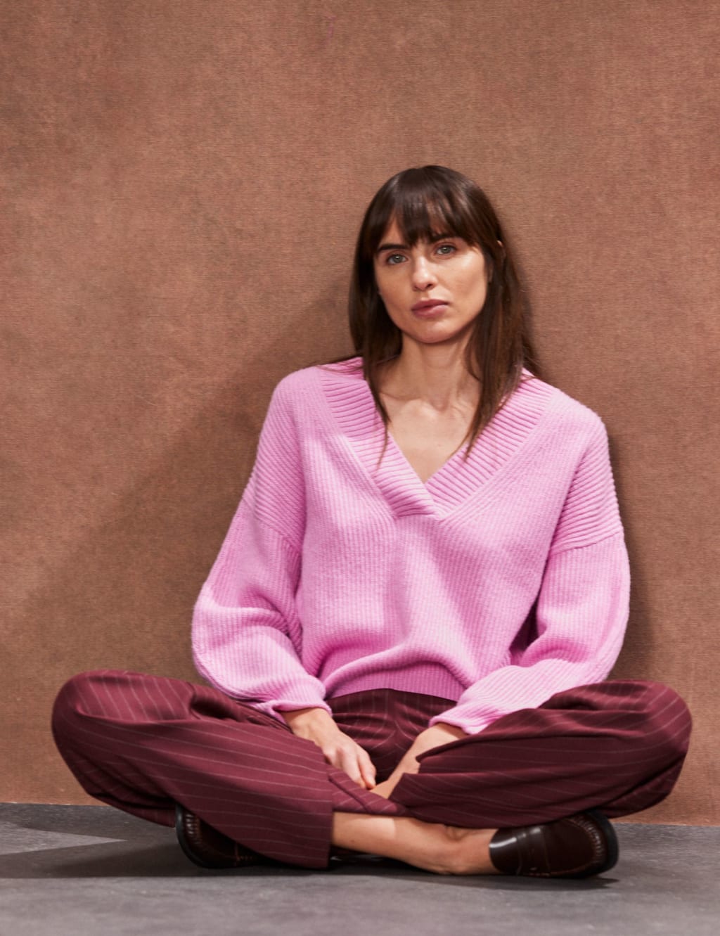 V-Neck Relaxed Jumper 3 of 3
