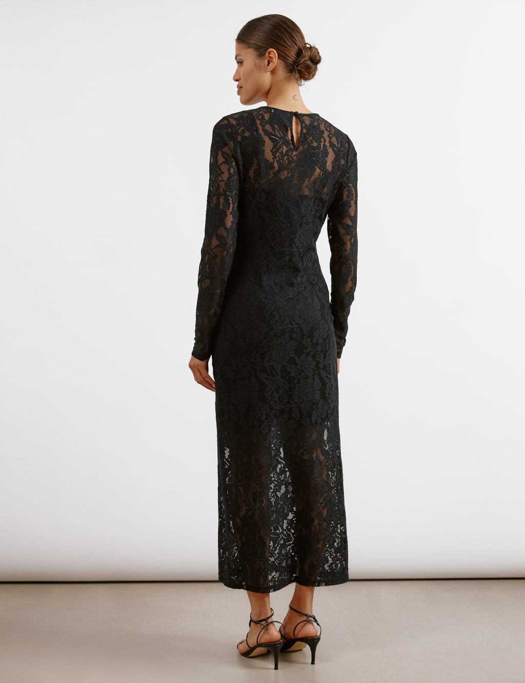 Lace Round Neck Midaxi Bodycon Dress 3 of 4
