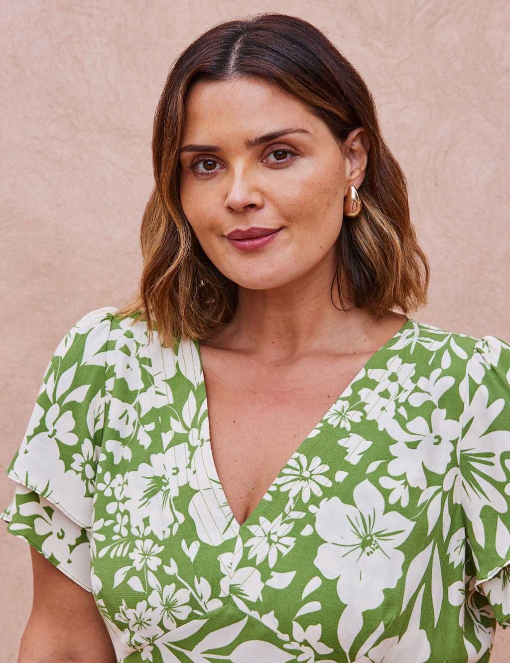 Floral V-Neck Angel Sleeve Midaxi Tea Dress 2 of 5