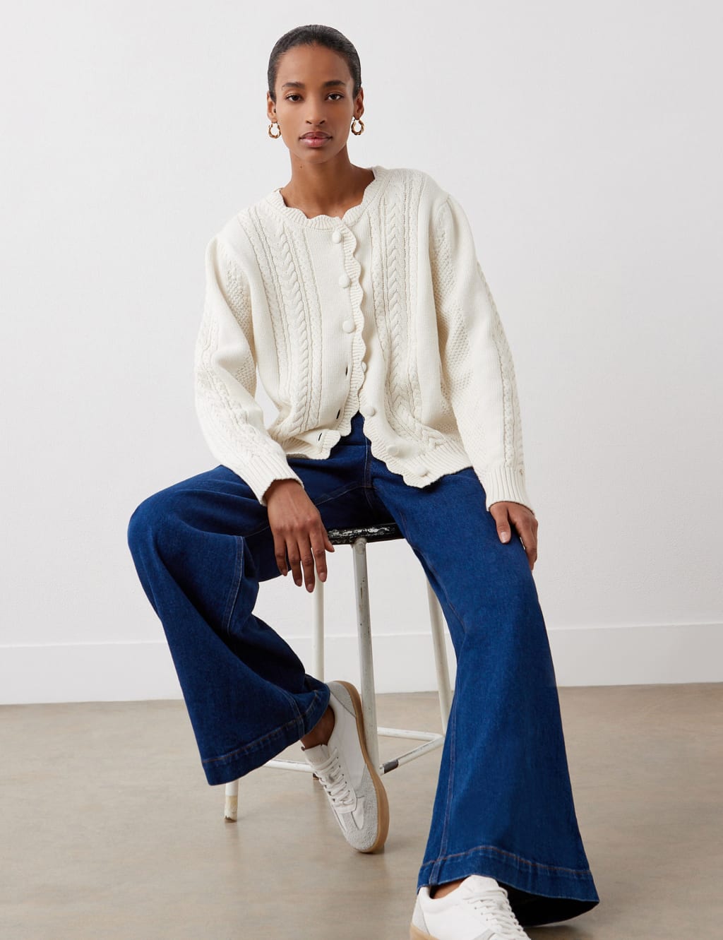 Textured Crew Neck Cardigan with Wool 2 of 4