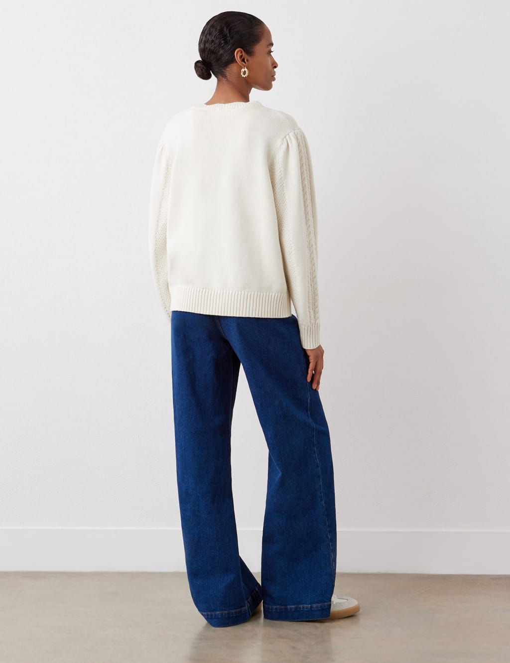 Textured Crew Neck Cardigan with Wool 3 of 4
