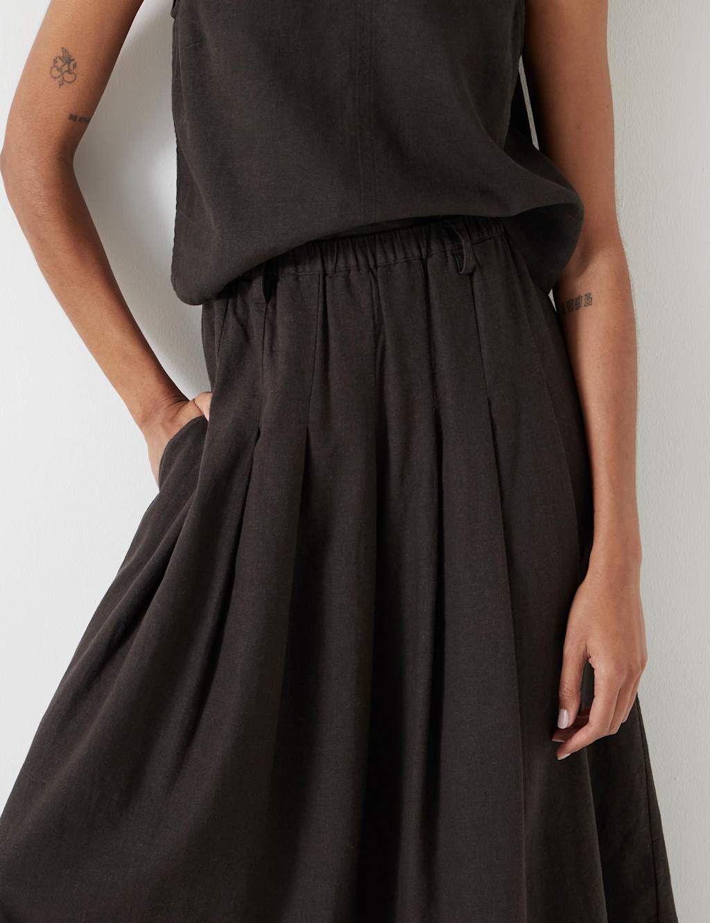 Linen Blend Pleated Midi A-Line Skirt 3 of 5