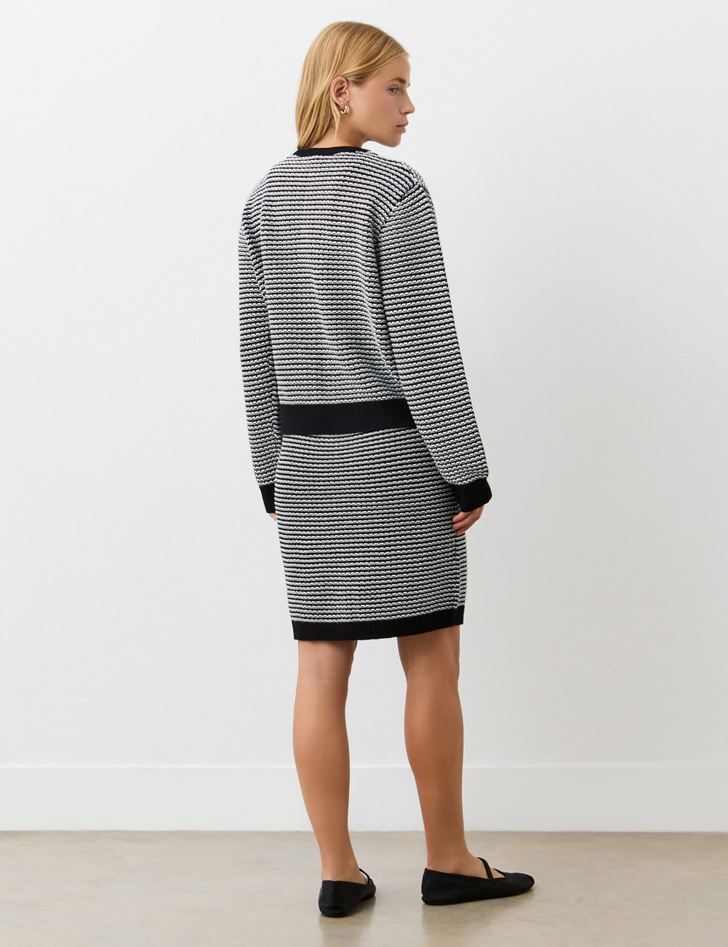 Striped Knitted Knee Length Pencil Skirt 3 of 5