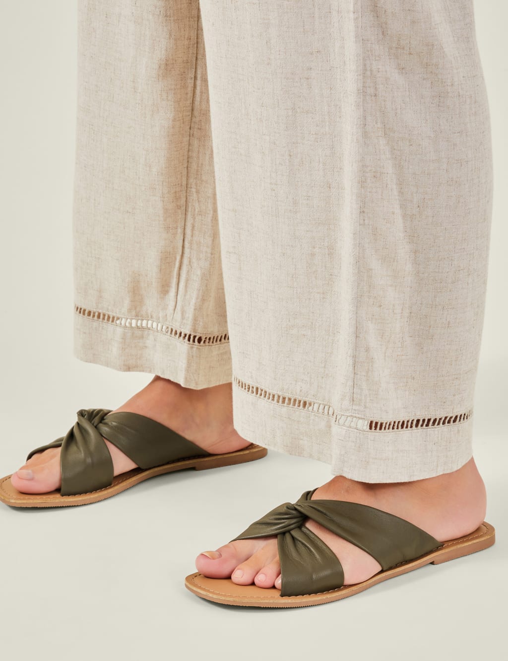 Leather Knot Detail Flat Sandals ACCESSORIZE M S