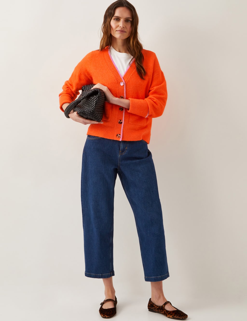 V-Neck Contrast Trim Cardigan 2 of 4