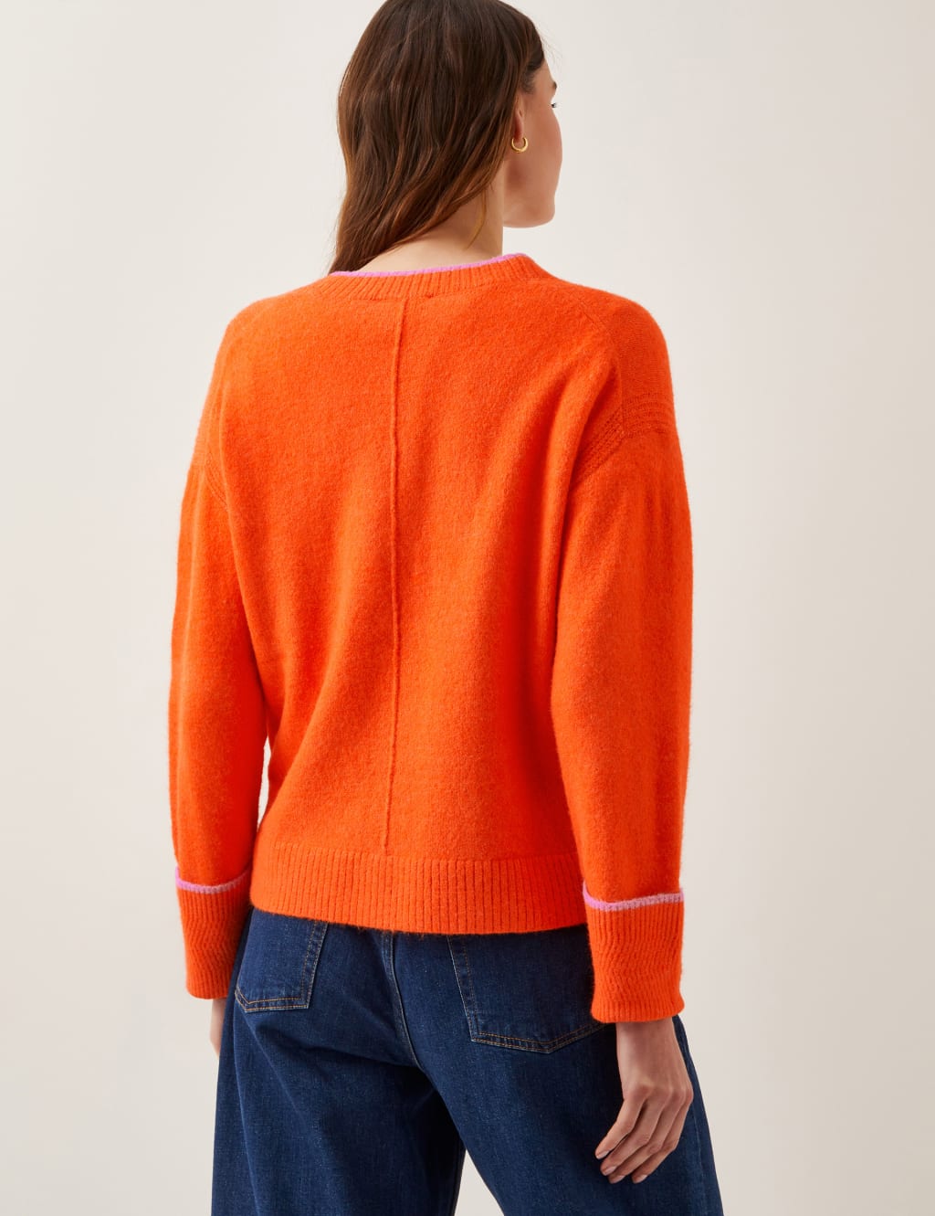 V-Neck Contrast Trim Cardigan 4 of 4