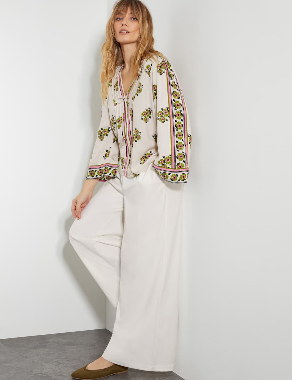 Floral V-Neck Pintuck Bow Blouse 3 of 6