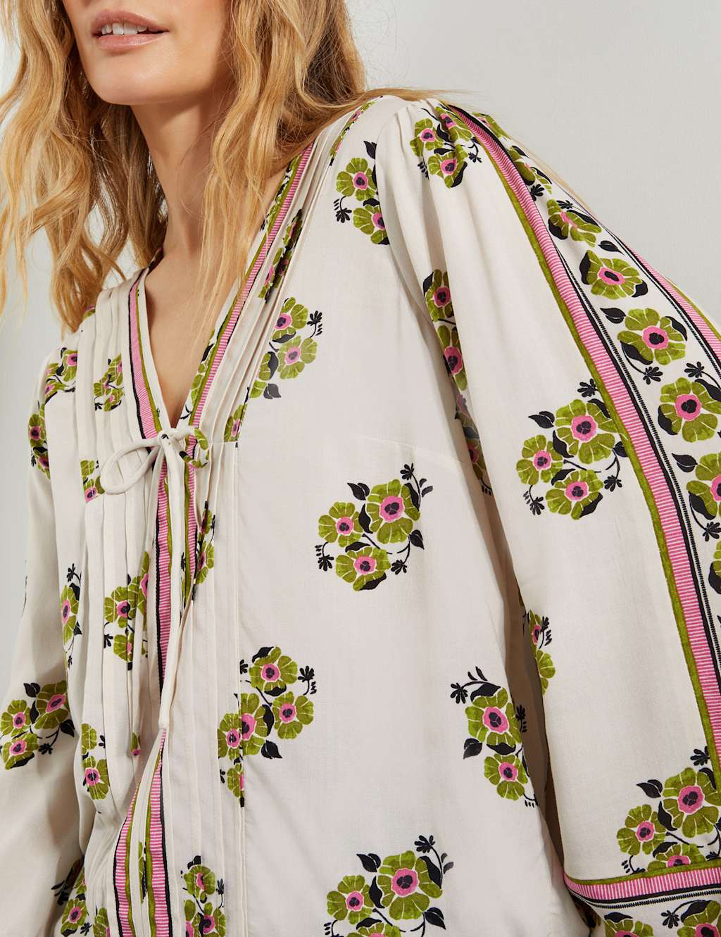 Floral V-Neck Pintuck Bow Blouse 4 of 6