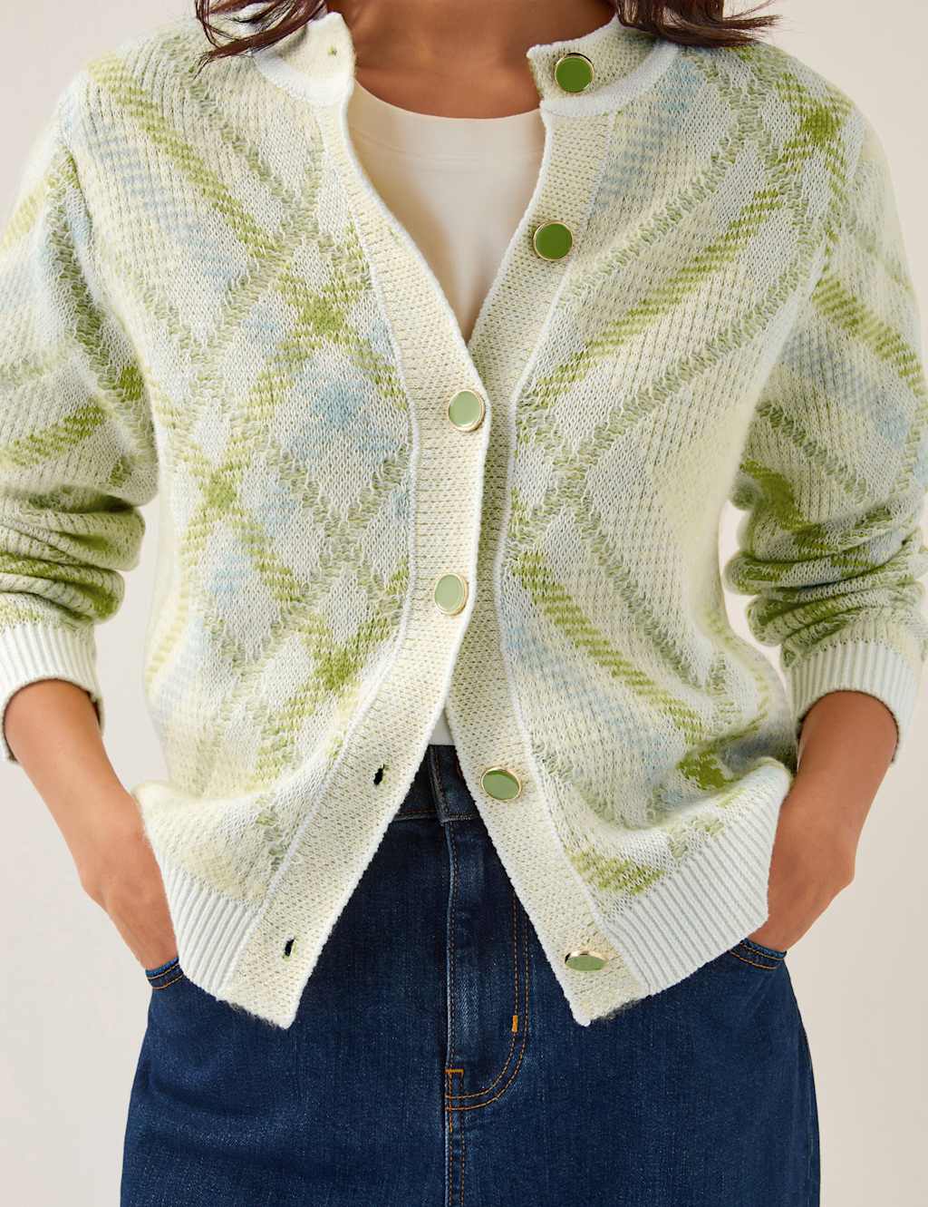 Textured Argyle Crew Neck Cardigan with Wool 2 of 4