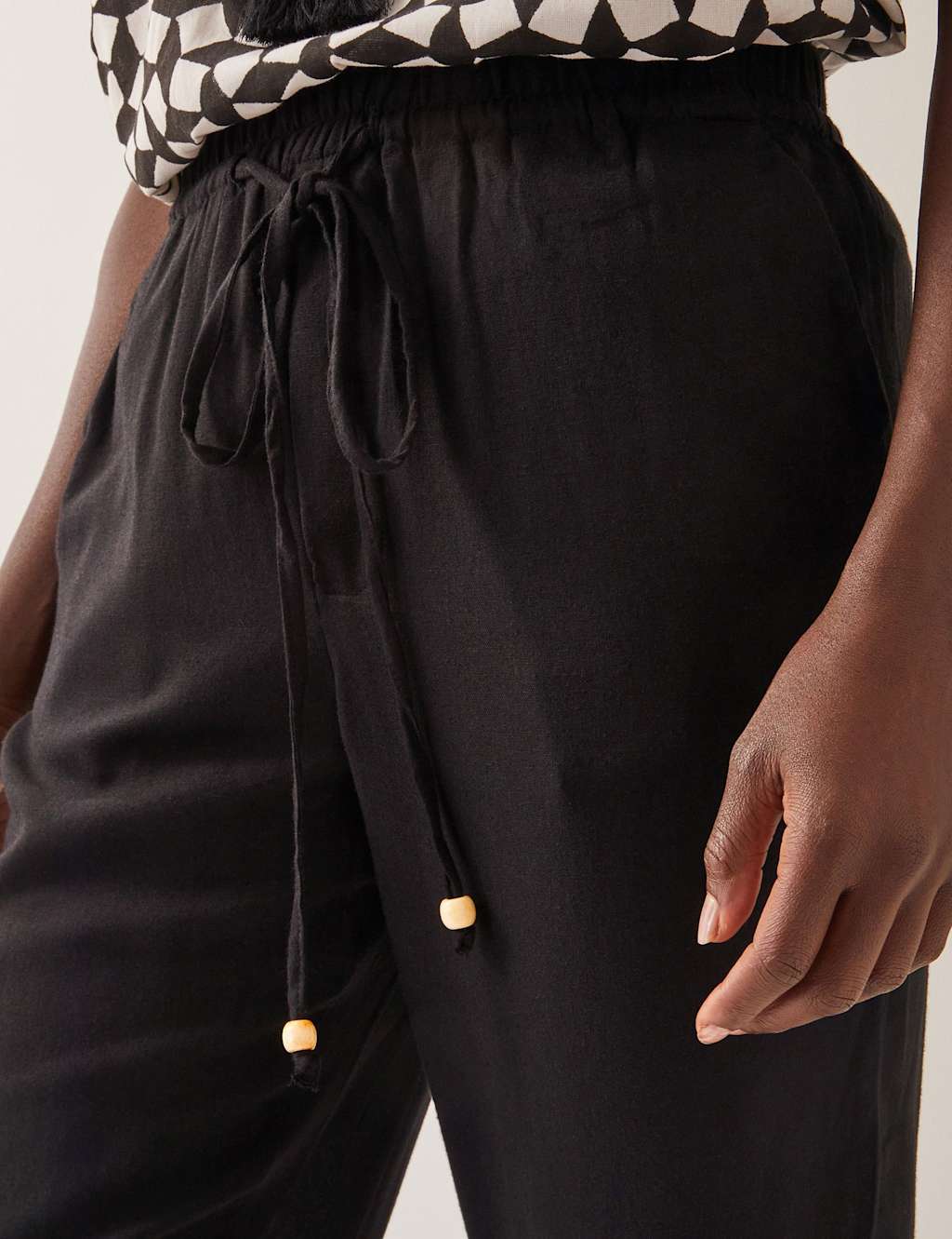 Straight Leg Trousers with Linen 4 of 4