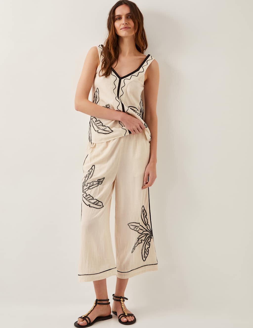Embroidered Straight Leg Culottes 2 of 5