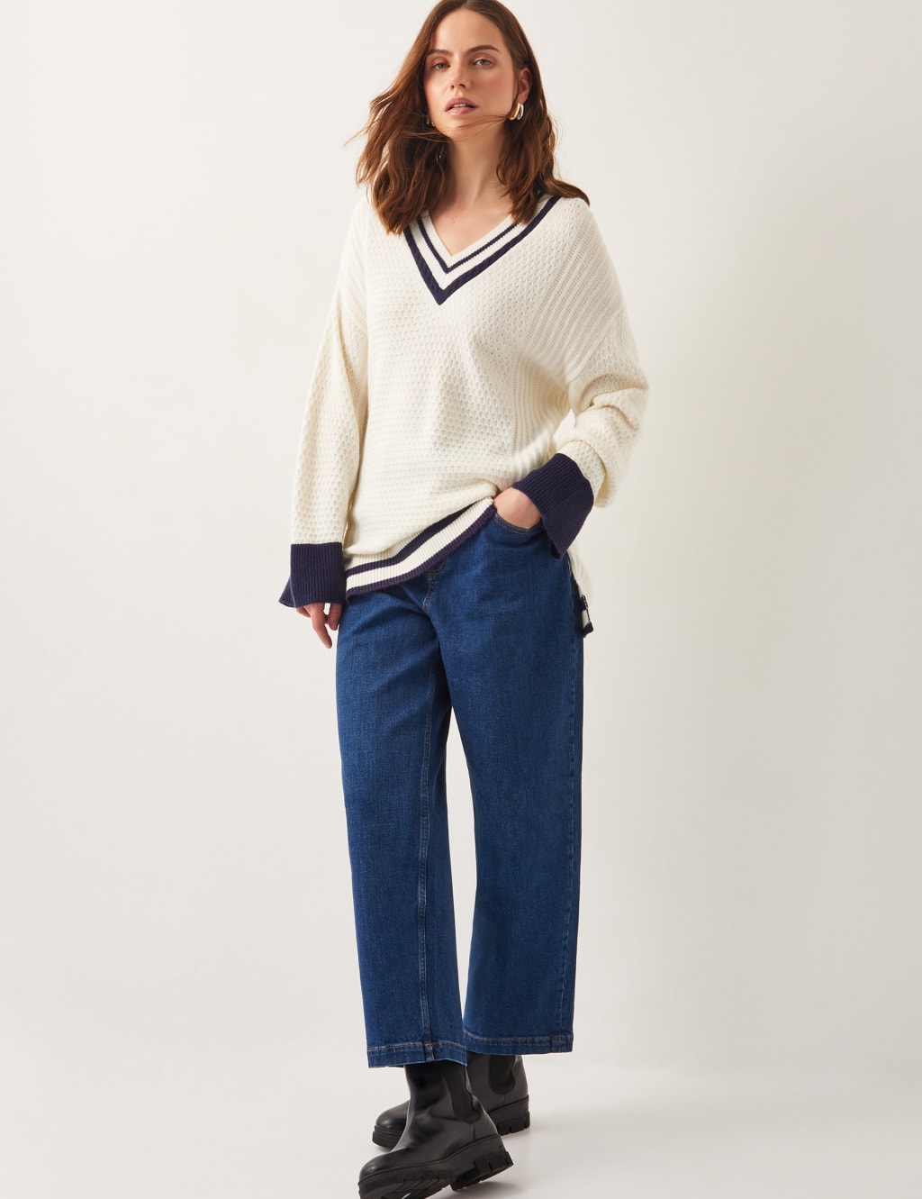 Textured V-Neck Jumper with Wool 3 of 5