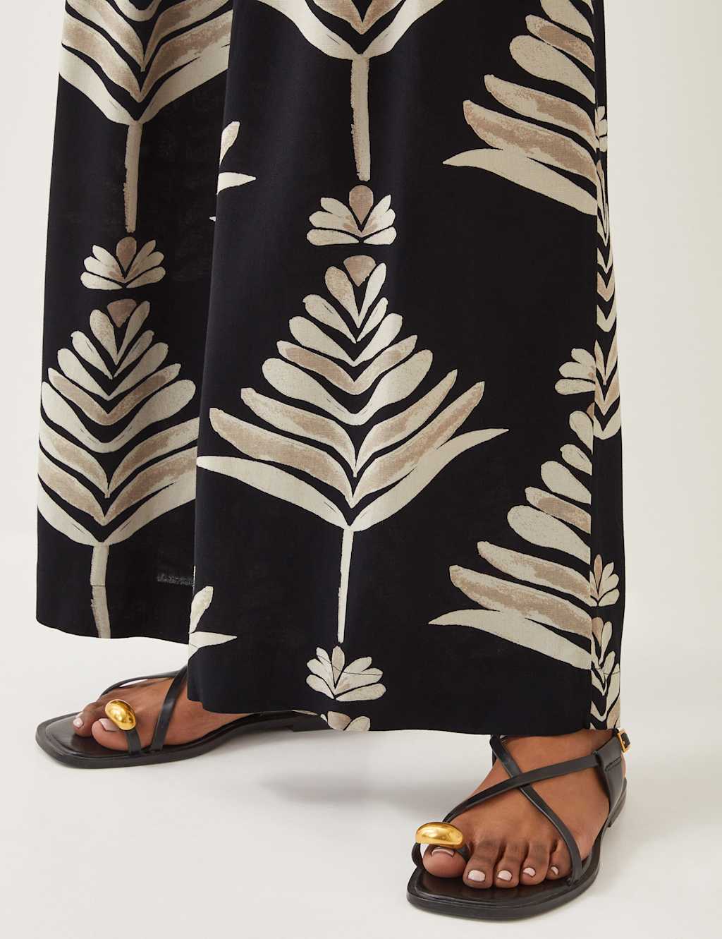 Leaf Print Wide Leg Trousers with Linen 4 of 4
