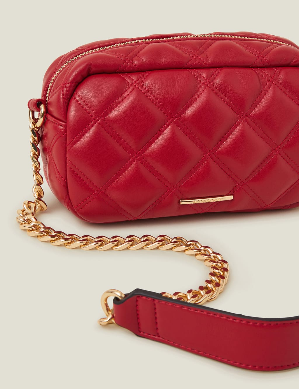 Crossbody quilted chain bag on sale