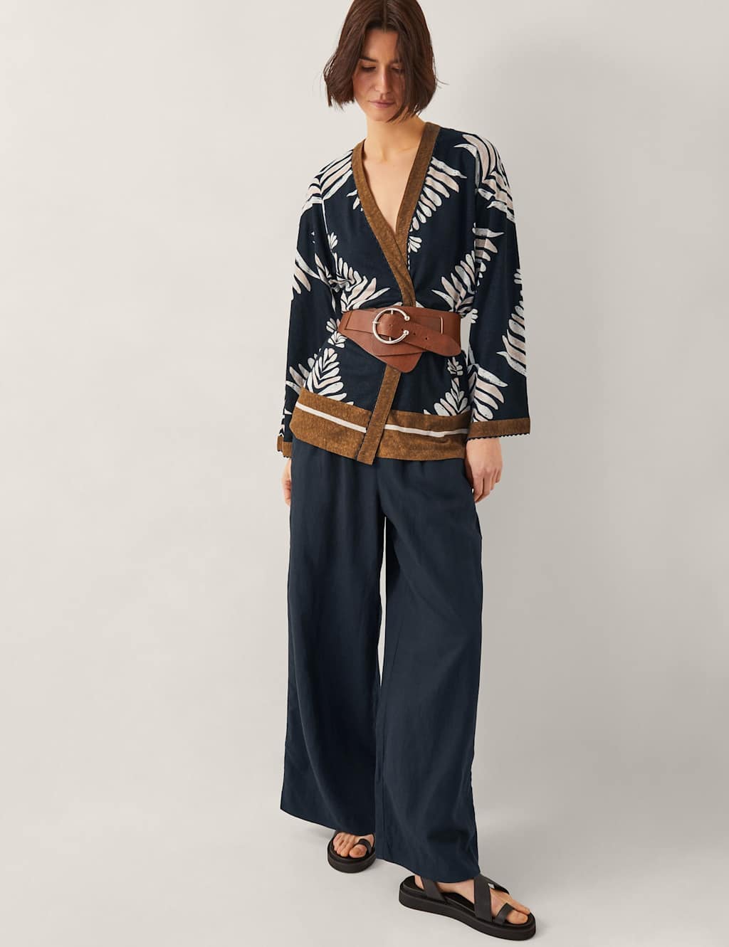 Linen Rich Leaf Print Kimono 3 of 5
