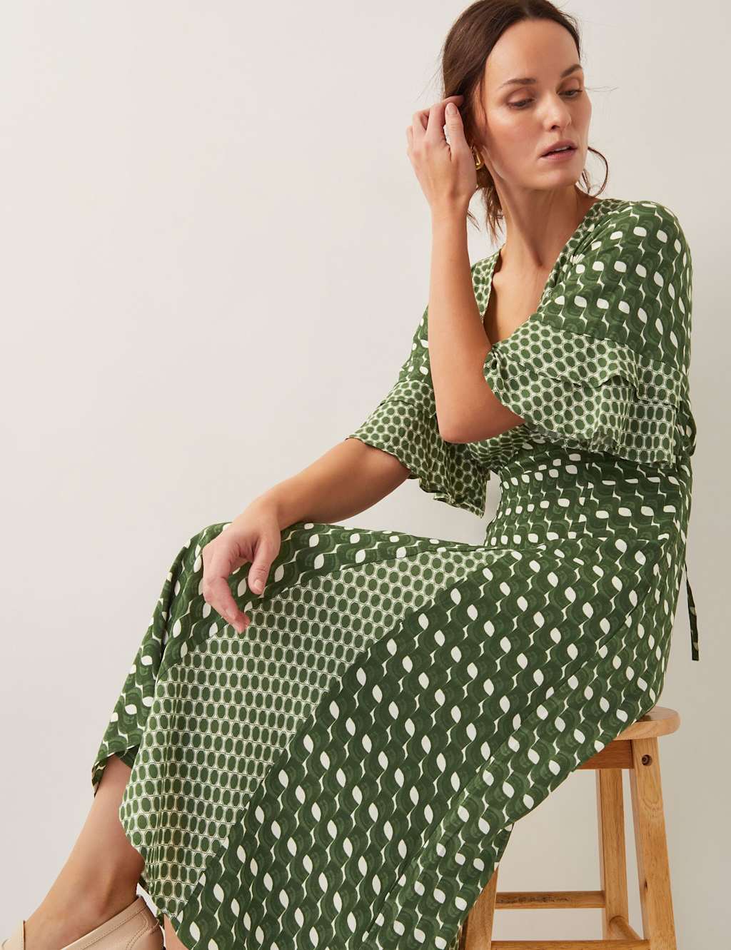 Geometric V-Neck Frill Sleeve Midi Tea Dress 3 of 4