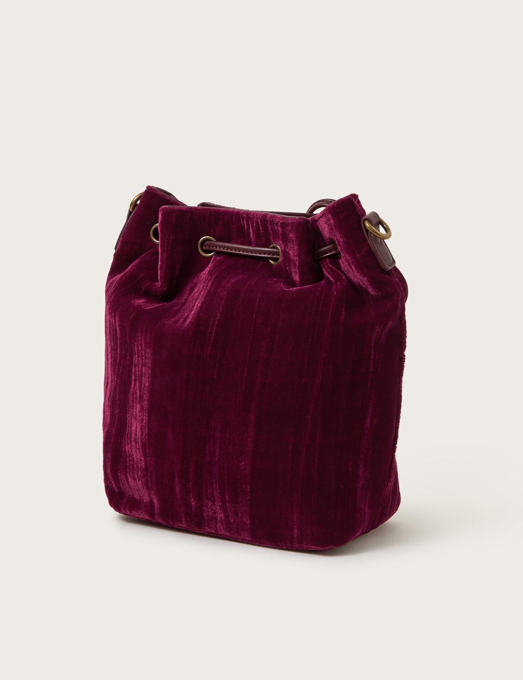 Bucket Bag 2 of 3