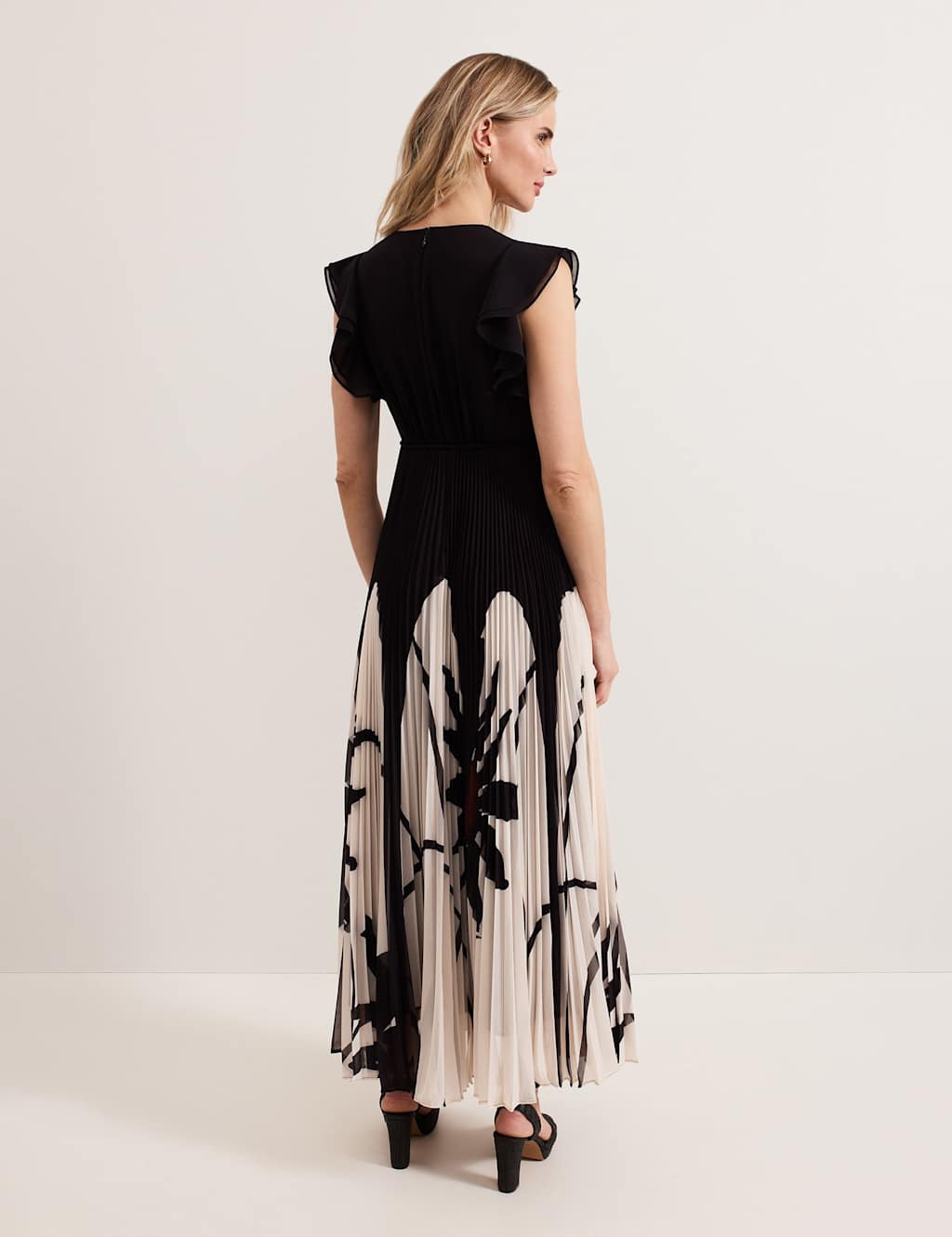 Printed V-Neck Maxi Skater Dress 7 of 7