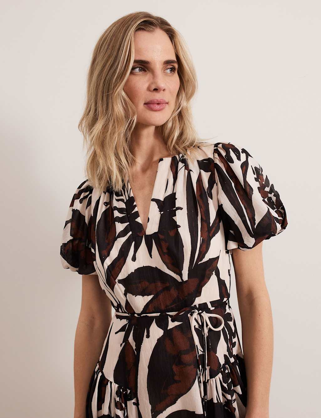 Lyocell Rich Printed V-Neck Midi Waisted Dress 3 of 8