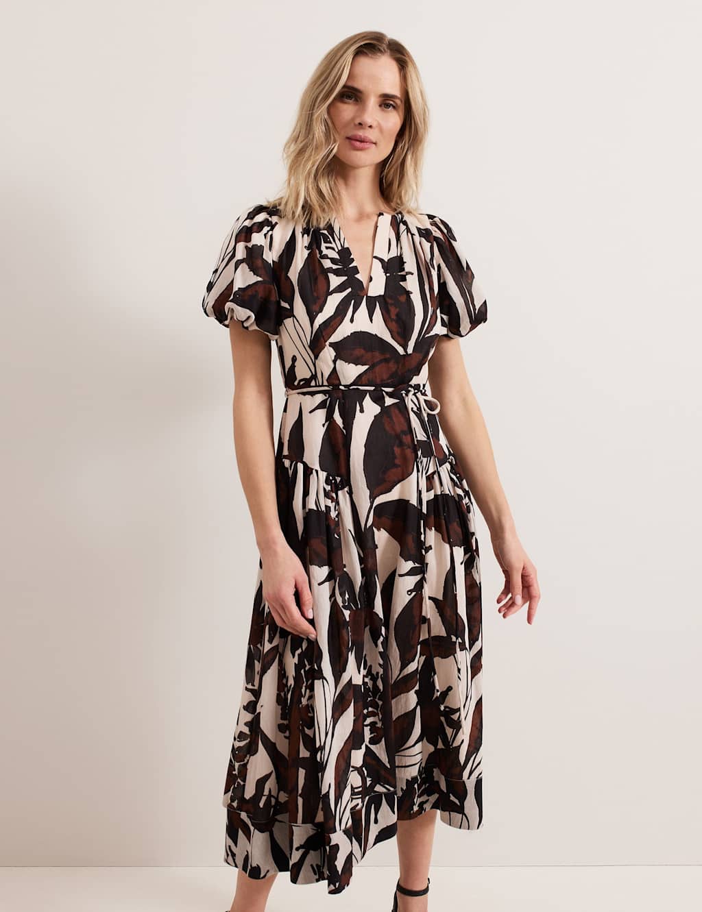 Lyocell Rich Printed V-Neck Midi Waisted Dress 5 of 8