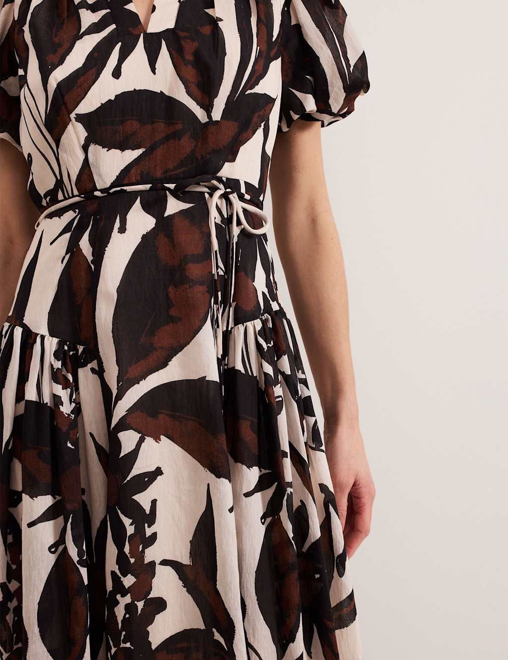 Lyocell Rich Printed V-Neck Midi Waisted Dress 7 of 8