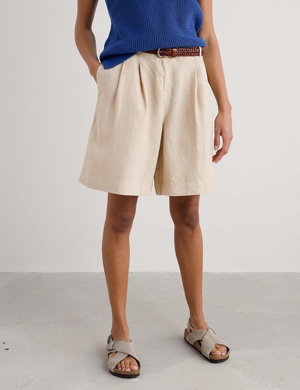 Pure Linen Pleat Front Shorts 3 of 4