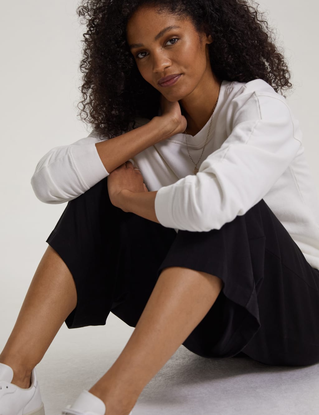 Elasticated Waist Wide Leg Cropped Trousers 2 of 4