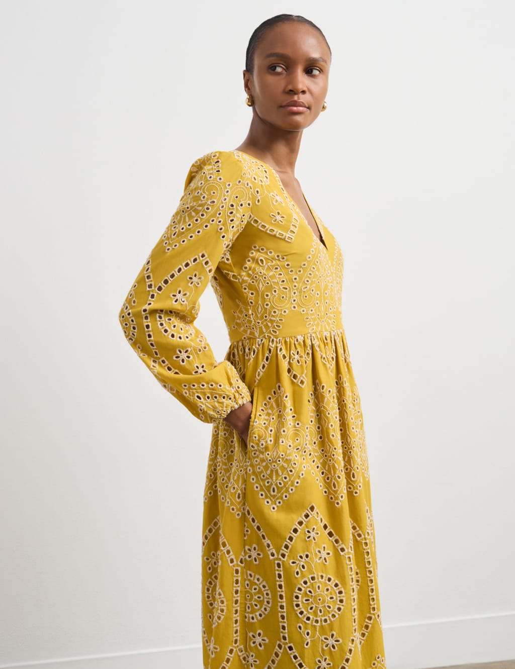 V neck embroidered dress outlet