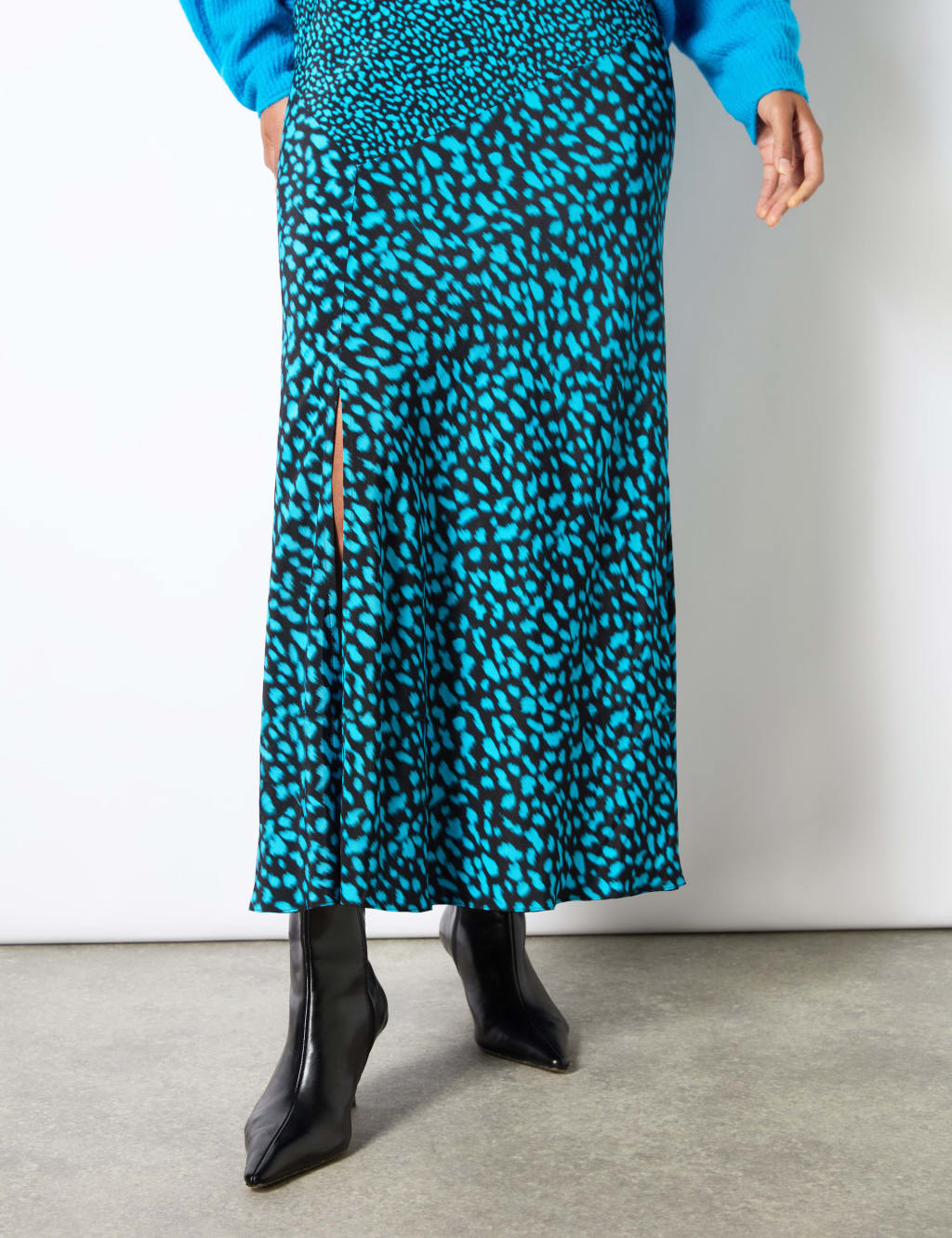 Printed Split Front Midi A-Line Skirt 3 of 3