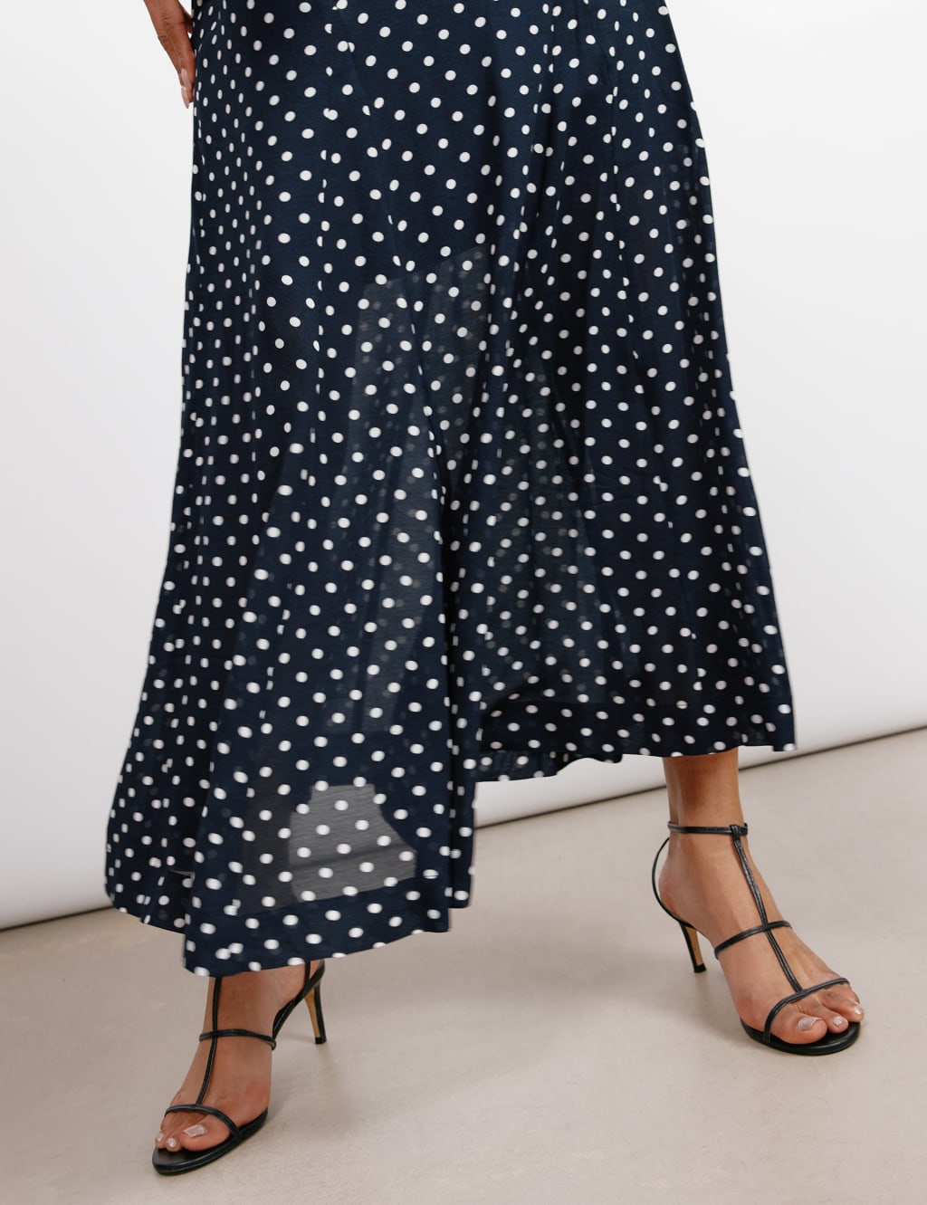 Polka Dot Rounch Neck Maxi Smock Dress 7 of 7